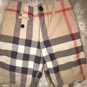 Size 6y Burberry Short Set